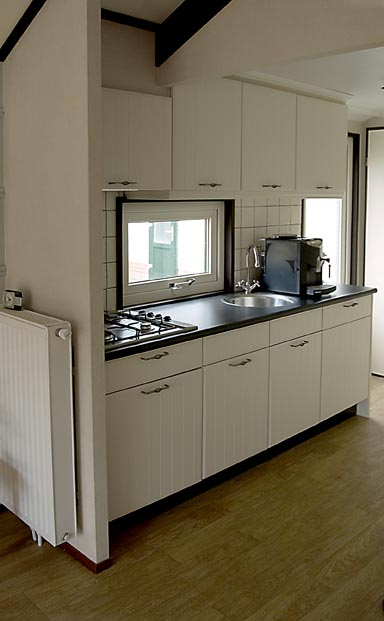 keukenzicht vanuit kamer