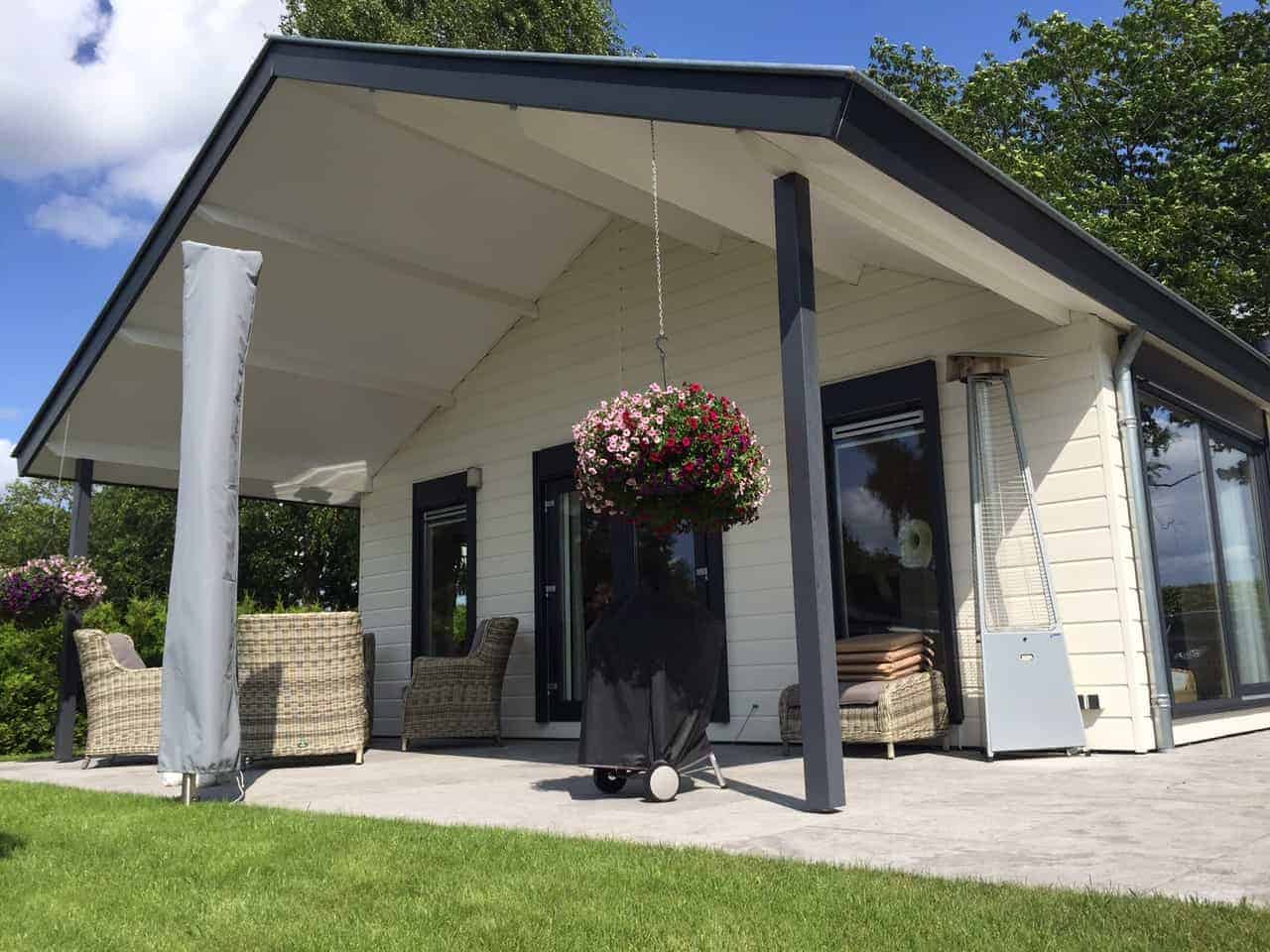 veranda chalet
